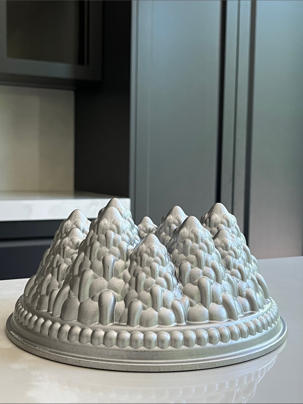 Nordic Ware Holiday Tree Bundt Cast Iron Cake Pan. Made in USA, 9 Cup Pan.